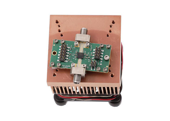 QPA4536EVB Ενσωματωμένες λύσεις Δισκογραφίες αξιολόγησης ενισχυτών ισχύος K-Band 2Watt