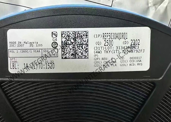 REF5030AQDRQ1 Τσιπ ολοκληρωμένου κυκλώματος Αυτοκινητοβιομηχανία χαμηλό θόρυβο πολύ χαμηλή παρασυρόμενη ακρίβεια αναφορά τάσης